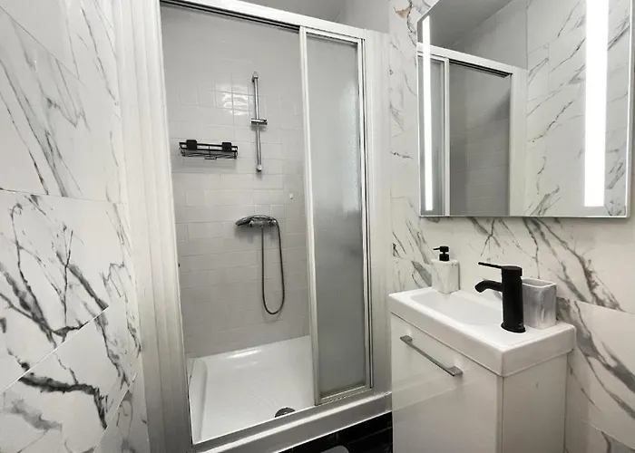 Le Bary - 10p - 100m2 - Gare - Parking Prive Gratuit * 르망