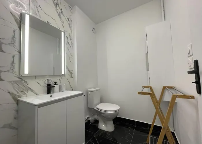 Le Bary - 10p - 100m2 - Gare - Parking Prive Gratuit 勒芒